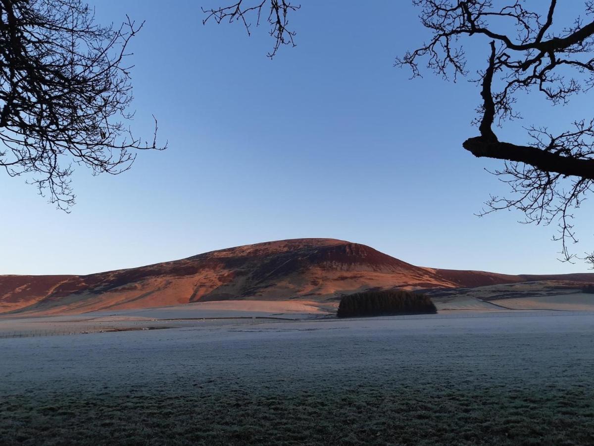 The Granary At Tinto Retreats, Biggar Is A Gorgeous 3 Bedroom Stone Cottage Wiston  Экстерьер фото