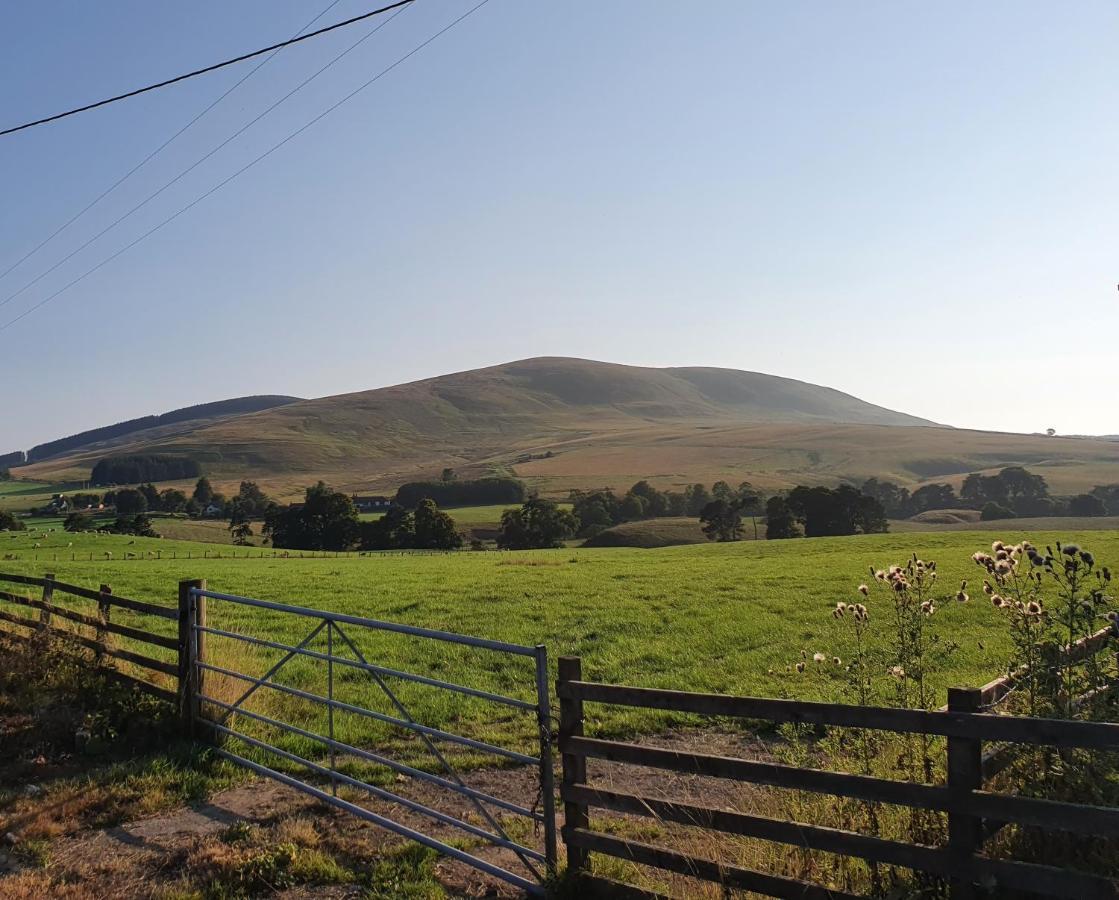 The Granary At Tinto Retreats, Biggar Is A Gorgeous 3 Bedroom Stone Cottage Wiston  Экстерьер фото