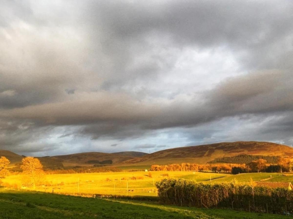 The Granary At Tinto Retreats, Biggar Is A Gorgeous 3 Bedroom Stone Cottage Wiston  Экстерьер фото